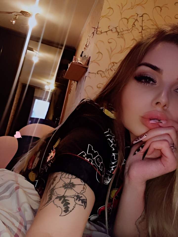 Юстина привлекальеная девушка из Бобруйска цена от 2500 руб