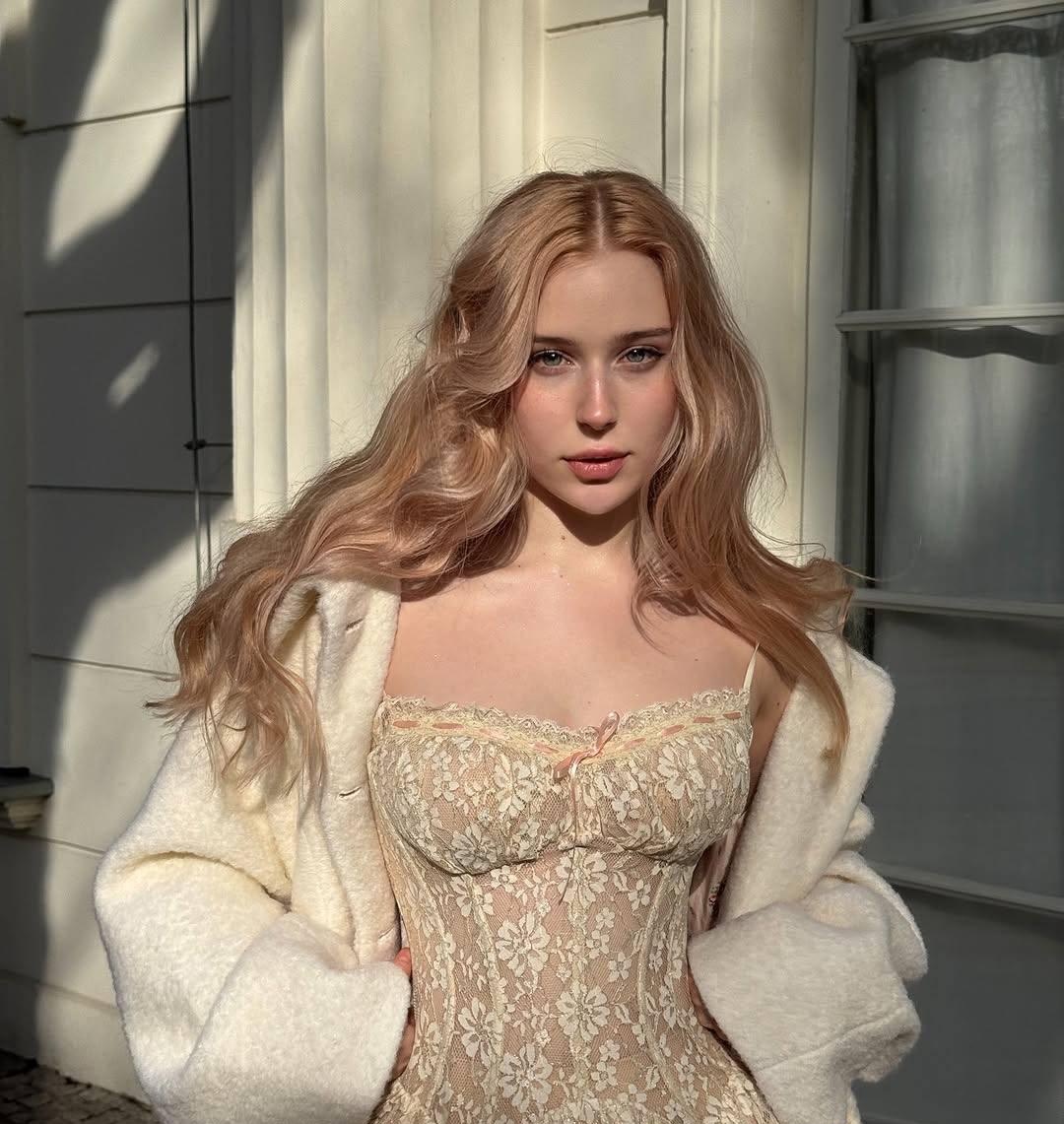 Рита привлекальеная девушка из Бобруйска цена от 7000 руб