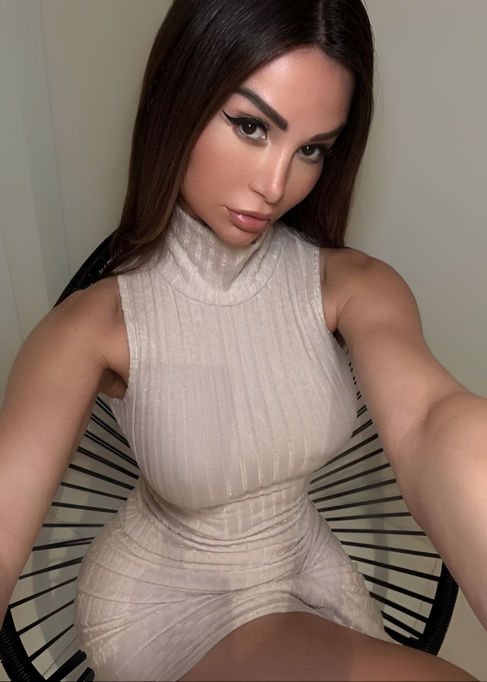 Дина привлекательная девушка из Бобруйска цена от 8000 руб