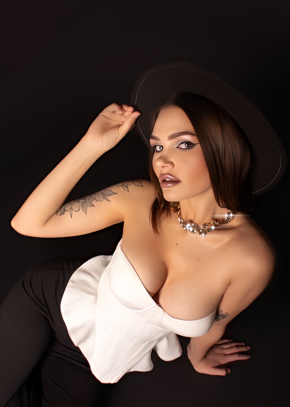 Яна привлекательная девушка из Бобруйска цена от 6000 руб