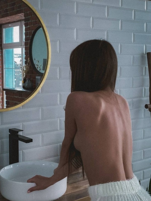 Лиля привлекательная девушка из Бобруйска цена от 3000 руб