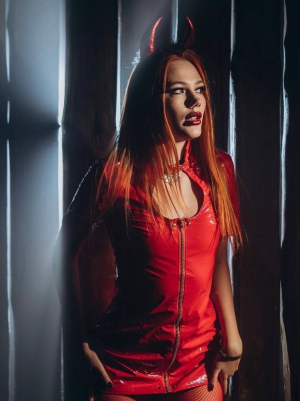 Дамира привлекательная девушка из Бобруйска цена от 4000 руб