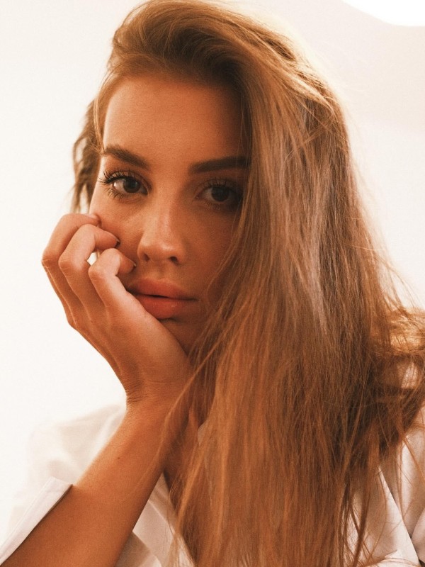 Ангелина привлекательная девушка из Бобруйска цена от 4000 руб