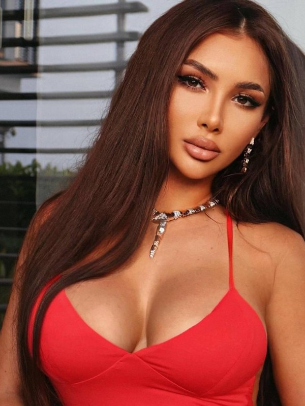 Дана привлекательная девушка из Бобруйска цена от 9000 руб