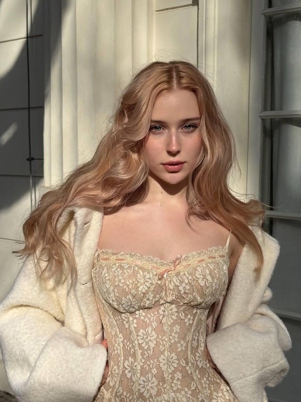 Рита привлекательная девушка из Бобруйска цена от 7000 руб